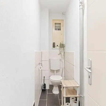 Es02 Schoenes Fuer Teams - 2 Schlafzimmer, 4 Einzelbetten, Naehe Messe Apartment Oberesslingen